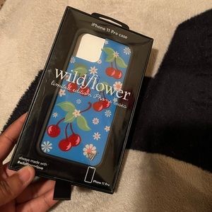 CHERRIES WILDFLOWER CASE
